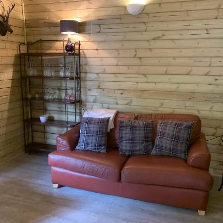 Guest house Bedrock 2*
